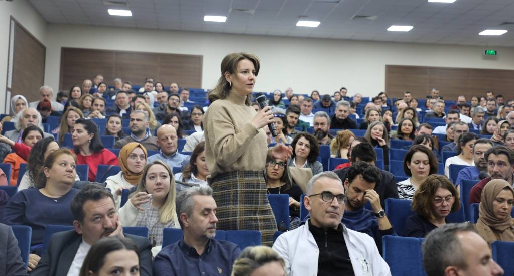 AFSÜ Rektörü Prof. Dr. Aslan Akademisyenlerle Bir Araya Geldi