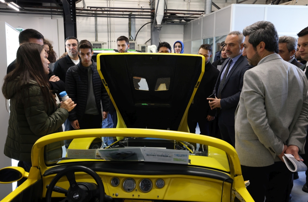 Afyonkarahisar Heyeti TÜBİTAK MAM’da Stratejik Teknolojileri Yerinde Gördü