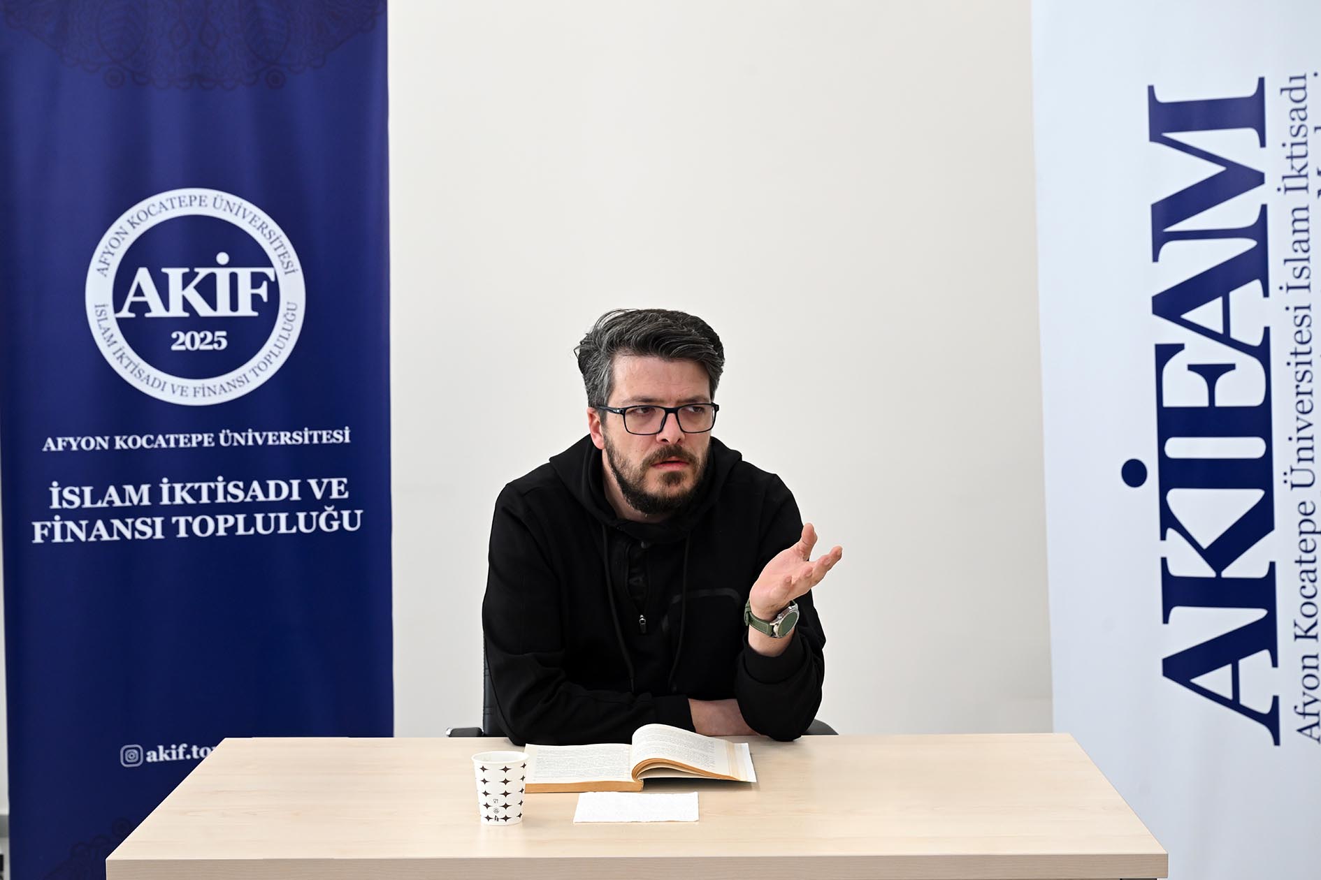 AKÜ’de "Akit Teorisi" Mercek Altına Alındı