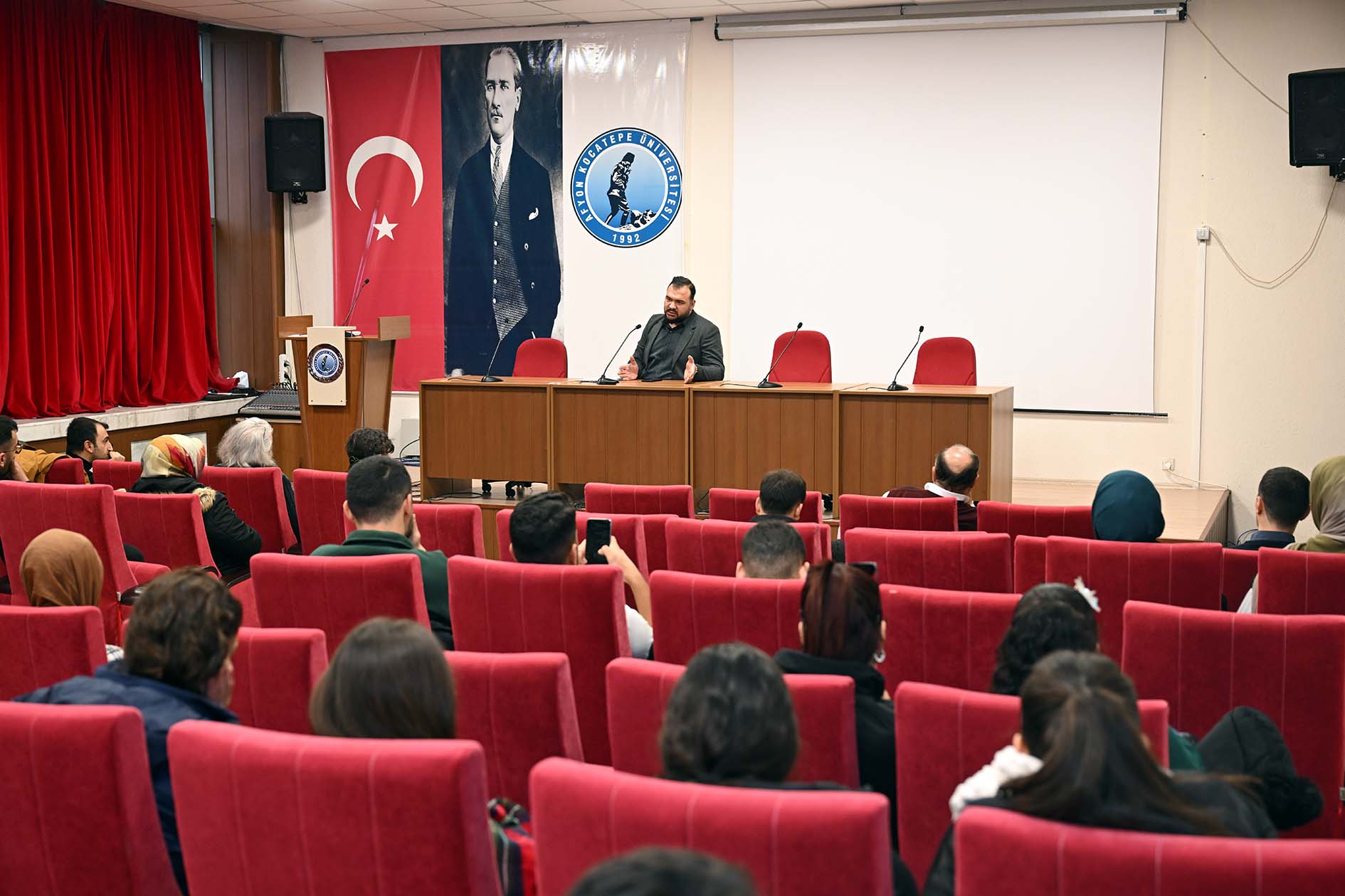 İş Dünyasına Hazırlık: "Sertifika Değil, Deneyim Kazanın"