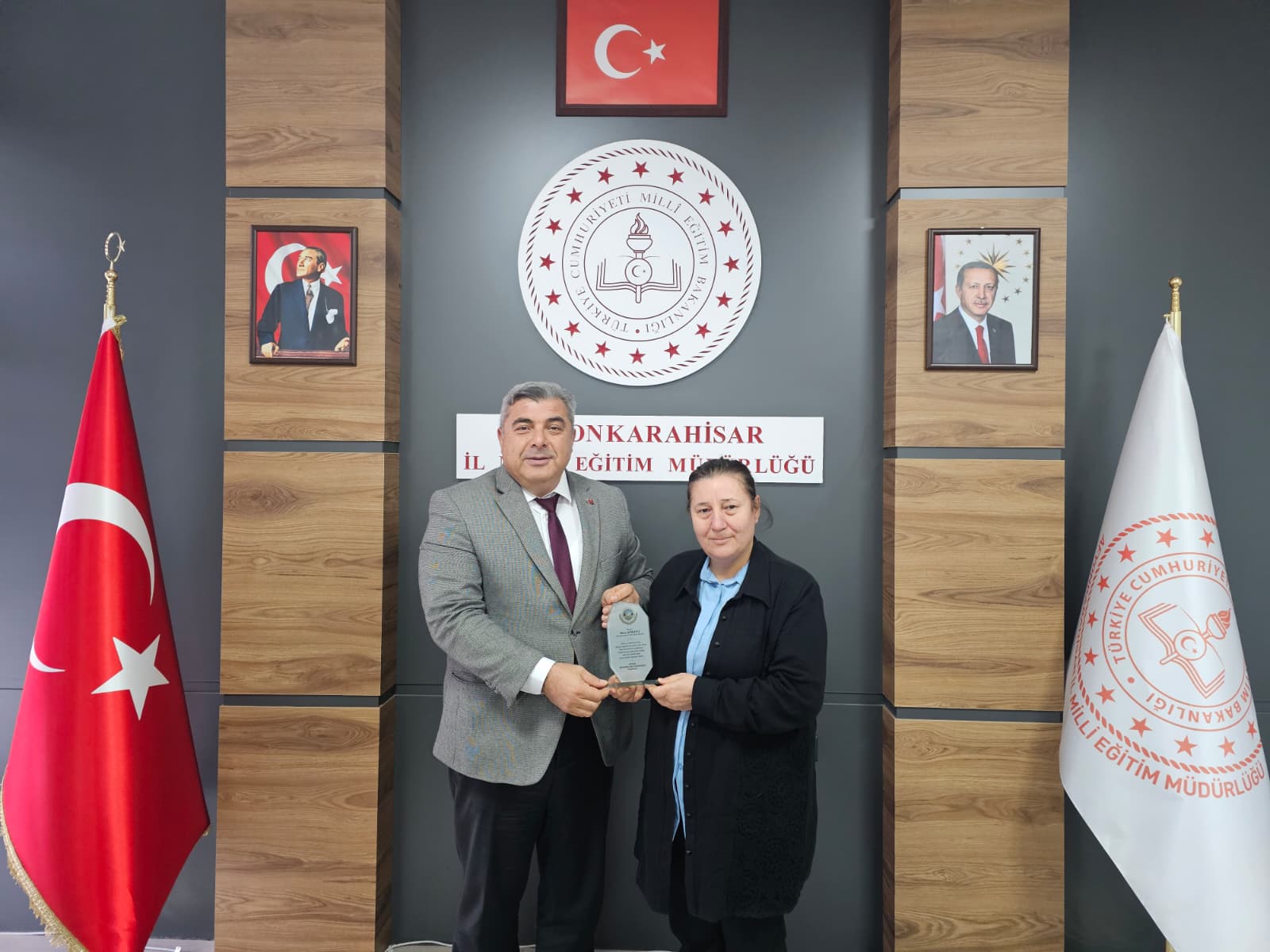 Afyonkarahisar Muhtarları Dayanışma Derneği'nden Müdür Sünnetci'ye Ziyaret