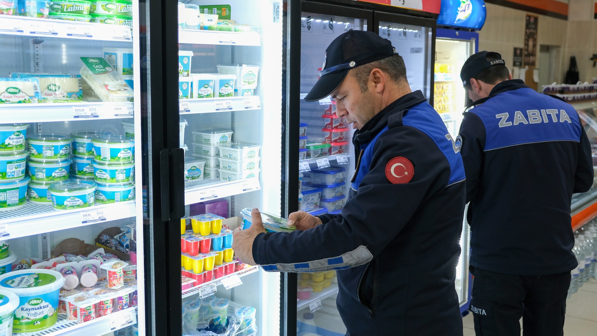 Belediye Zabıta Ekiplerinden Zincir Marketlere Sıkı Denetim