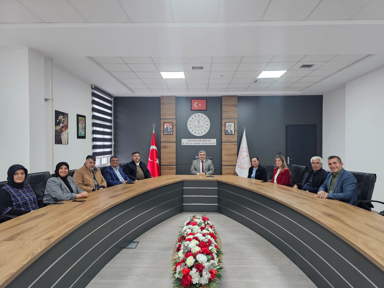 Afyonkarahisar Muhtarları Dayanışma Derneği'nden Müdür Sünnetci'ye Ziyaret