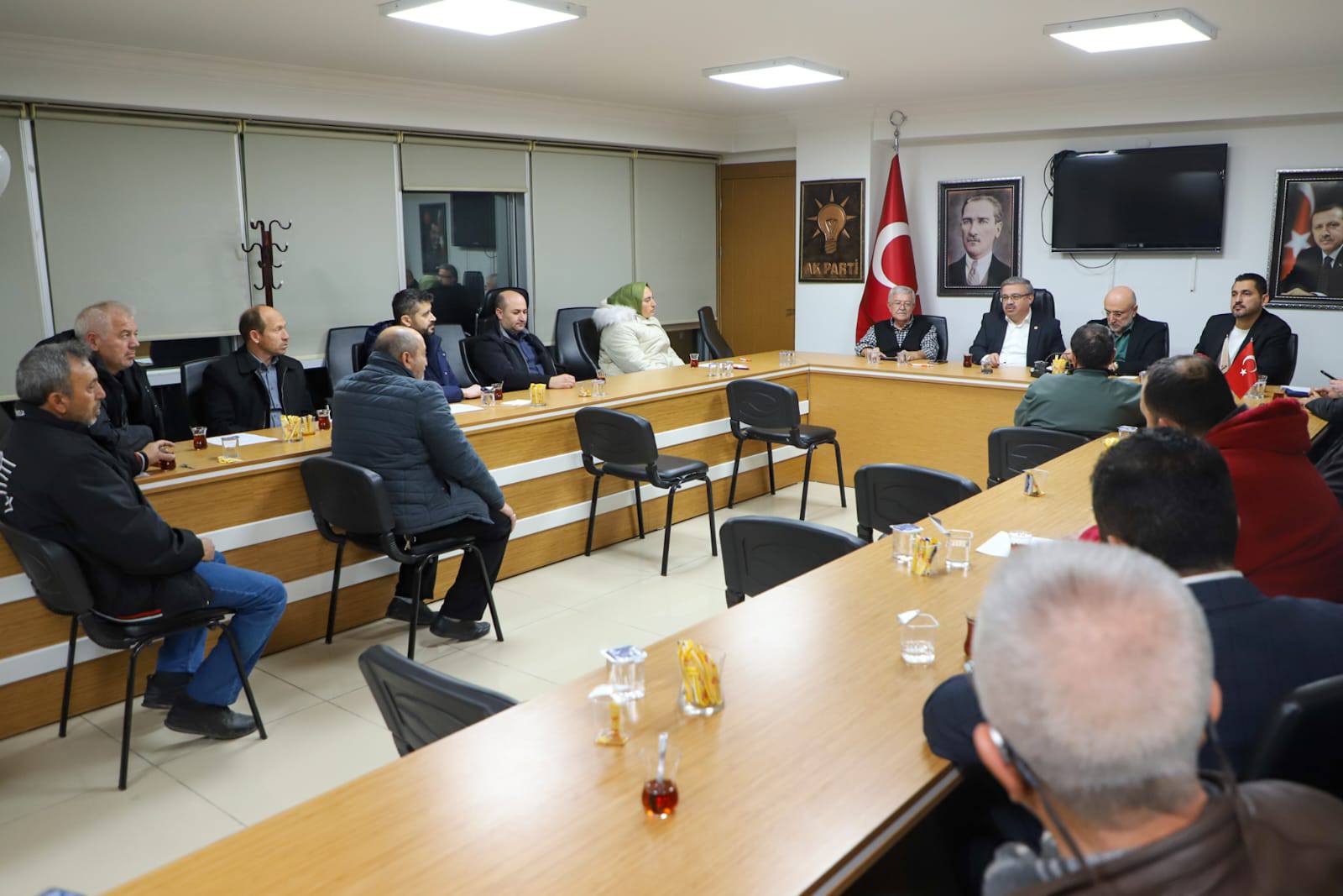 AK Parti Afyonkarahisar’da Mahalle Başkanları Toplantısı Gerçekleştirildi