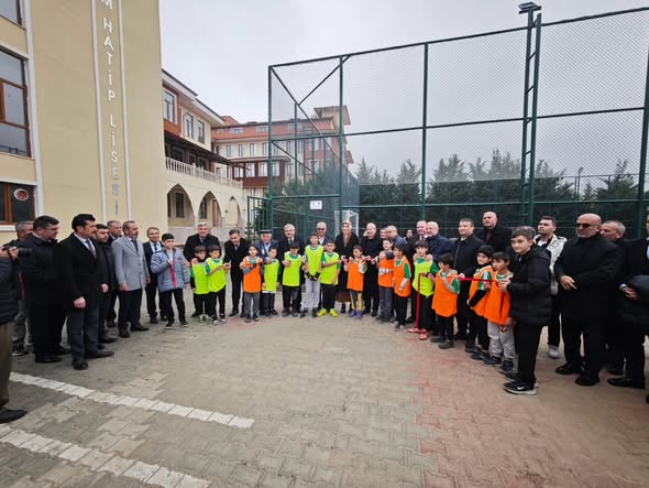 Şehit Yasin Çubuk'un Adının Verildiği Halı Saha Törenle Açıldı