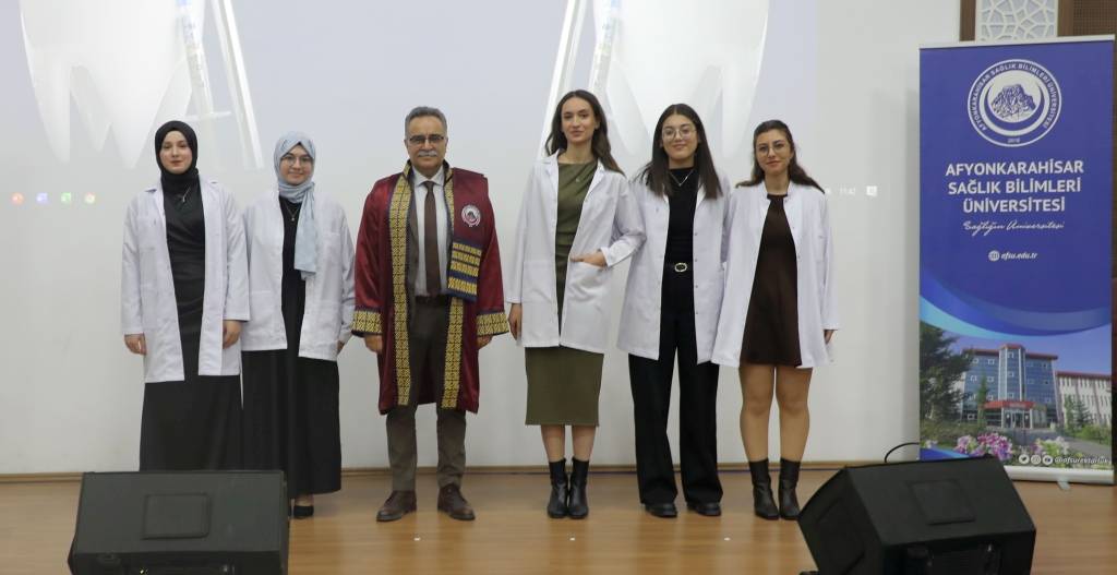 AFSÜ Diş Hekimliği Fakültesi’nde Beyaz Önlük Heyecanı