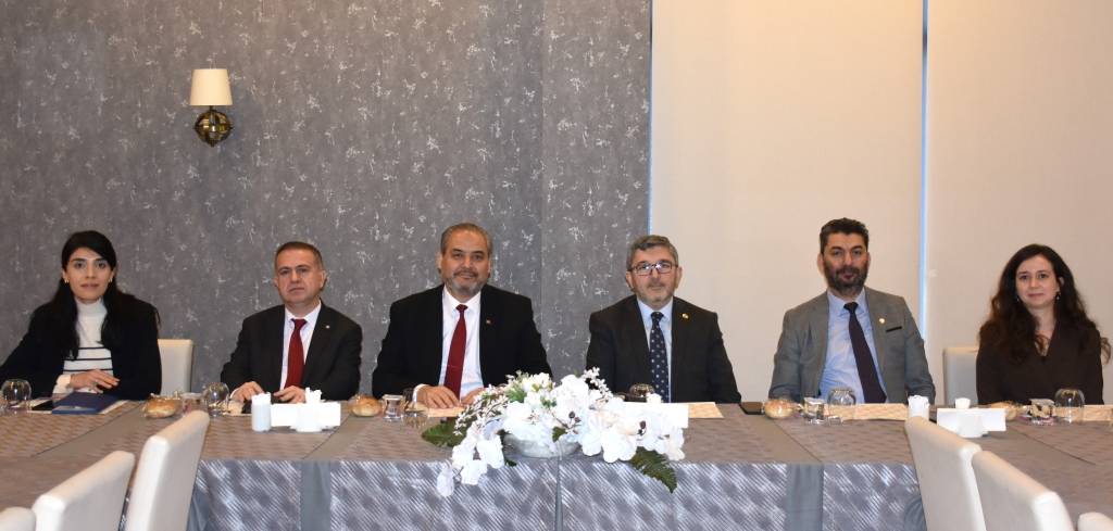 AFSÜ ve BŞEÜ Akademide Güçlerini Birleştirdi