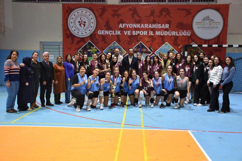 Afyonkarahisar’da Yurt Lig Voleybol Kız Şampiyonu Belli Oldu