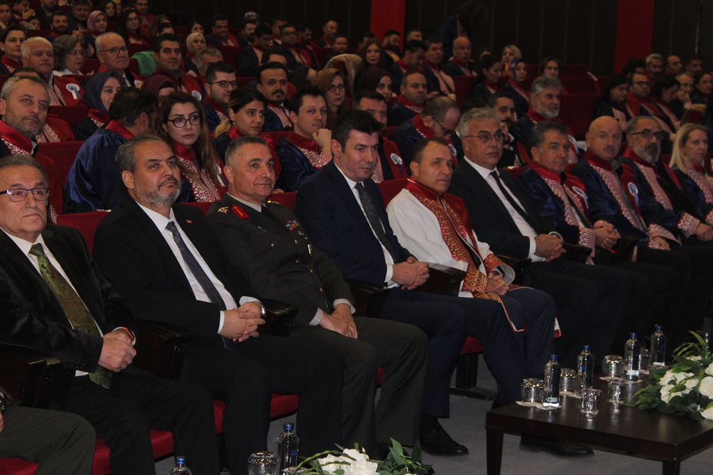 AKÜ’de Ödül Ve Akademik Yükseltme Töreni Gerçekleştirildi