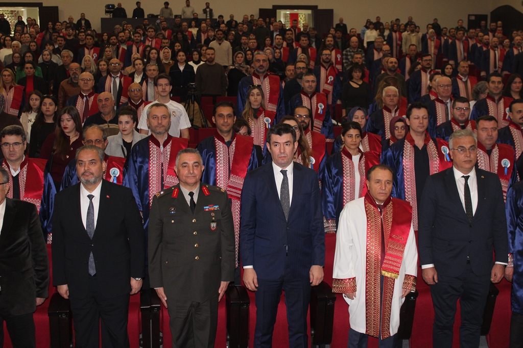 AKÜ’de Ödül Ve Akademik Yükseltme Töreni Gerçekleştirildi