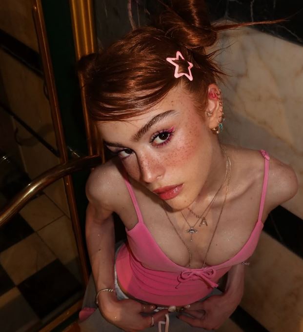 Asena Keskinci Kimdir ve Nerelidir?