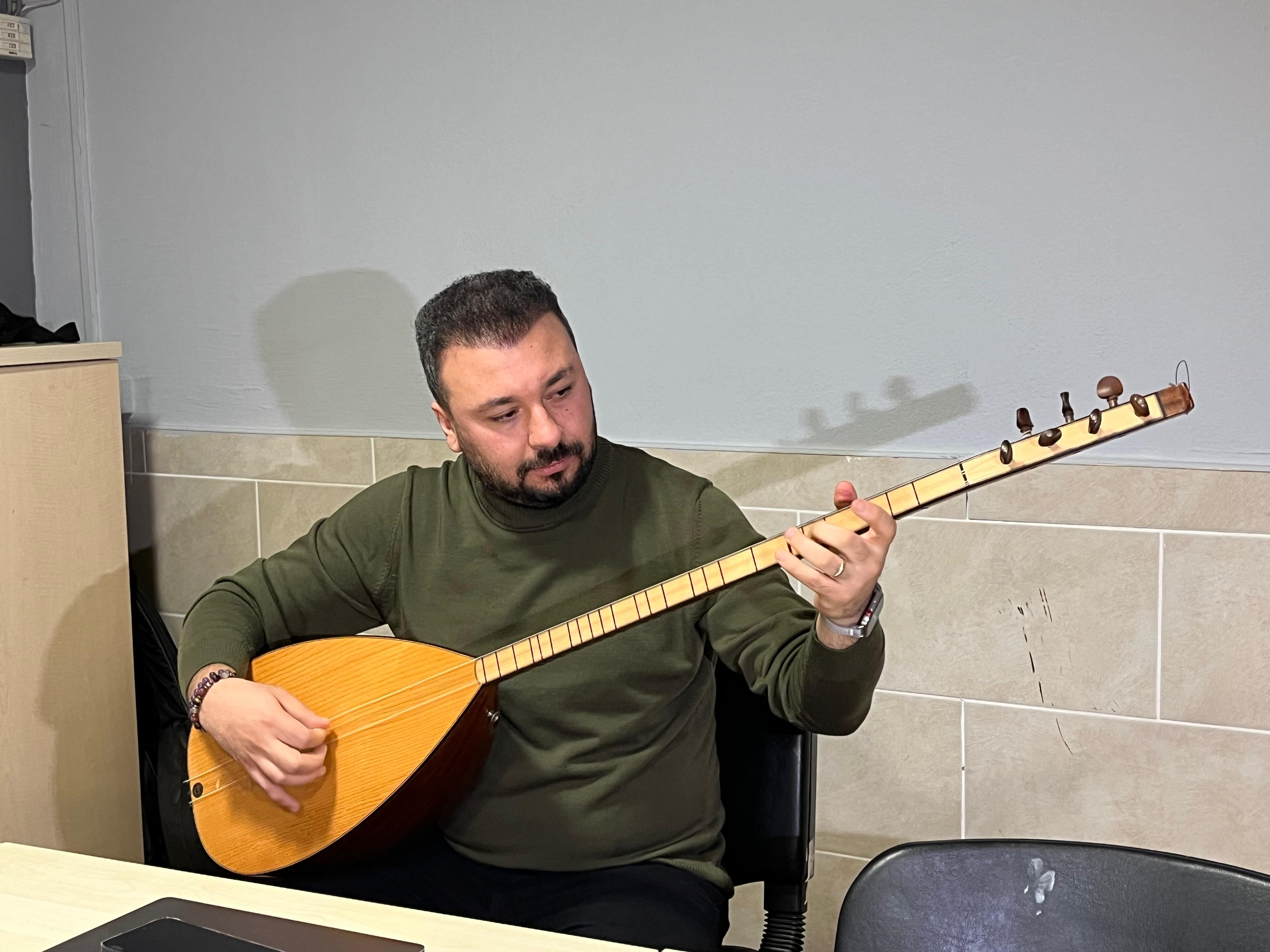 Düğünlerinde Söyledikleri Şarkı Başlarına Bela Oldu