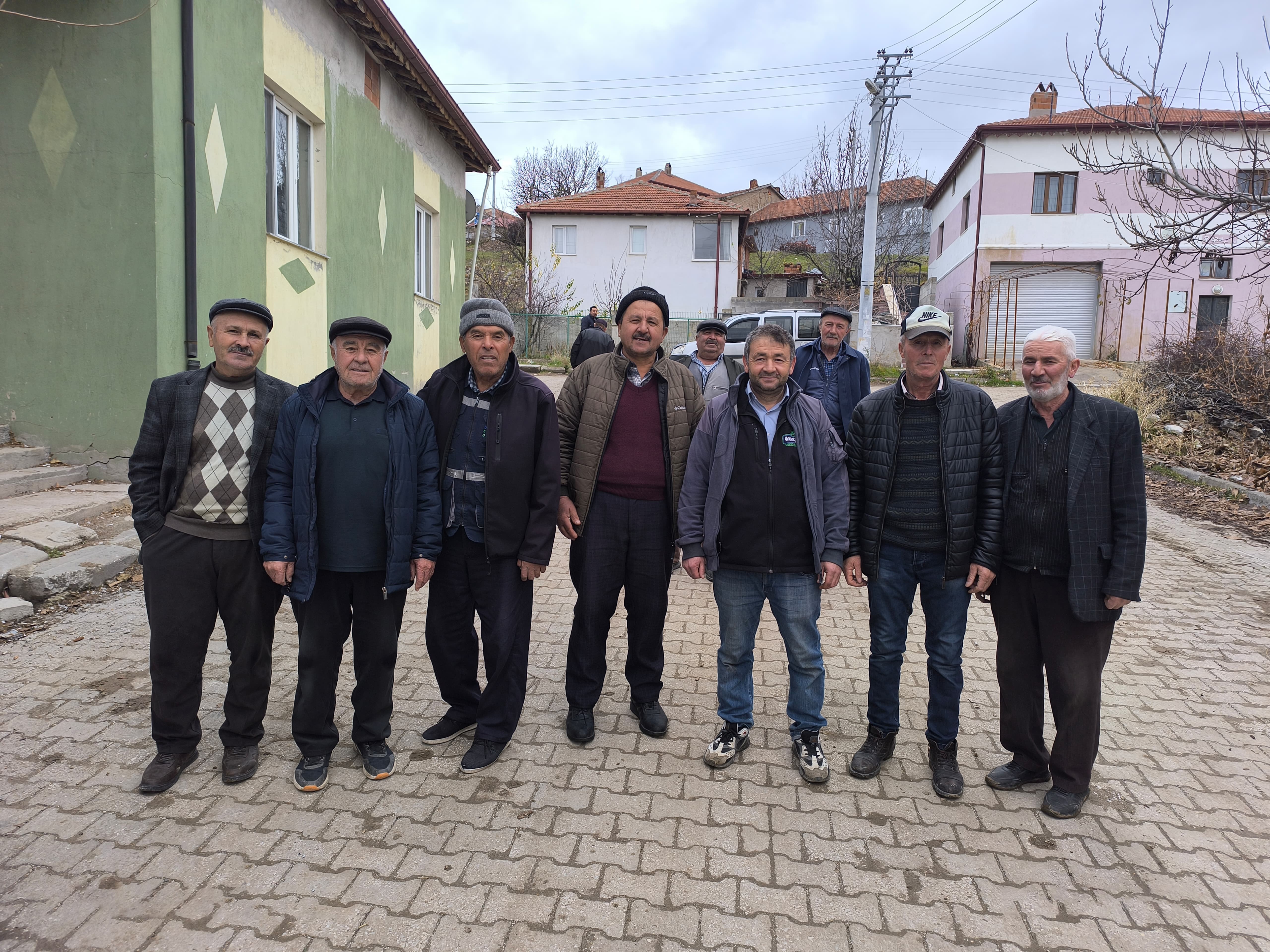 Afyonkarahisar'ın O Köyü'nde Telefon Yok