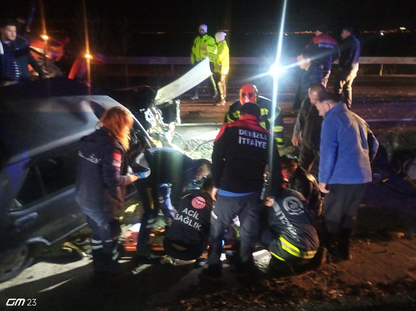 Traktör ile otomobil çarpıştı:Çok sayıda yaralı var