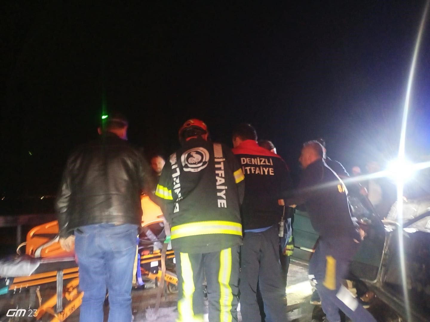 Traktör ile otomobil çarpıştı:Çok sayıda yaralı var