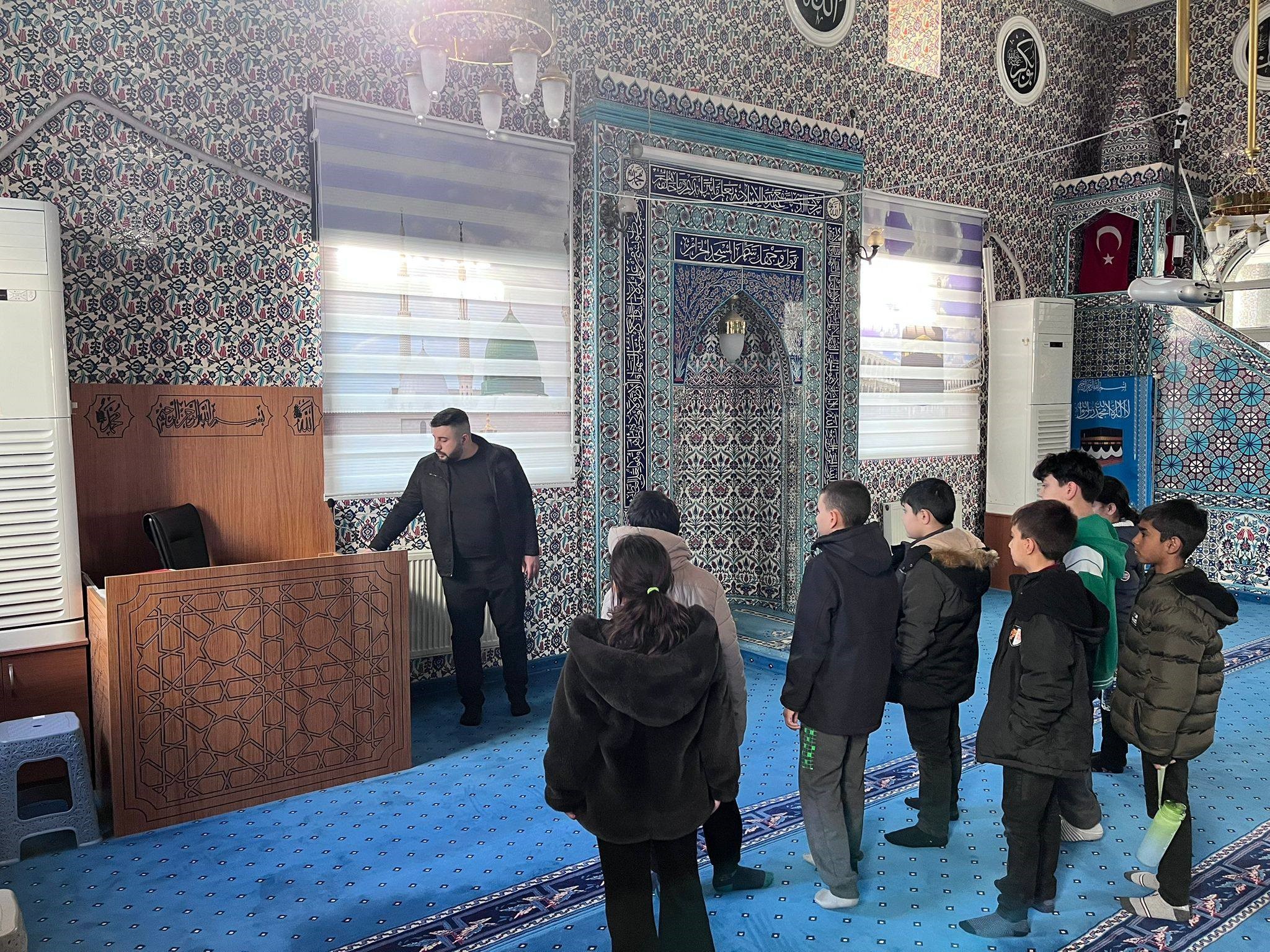 Okuldan Camiye Gönül Köprüsü: Emirdağ'da Değerler Eğitimi Sahaya İndi