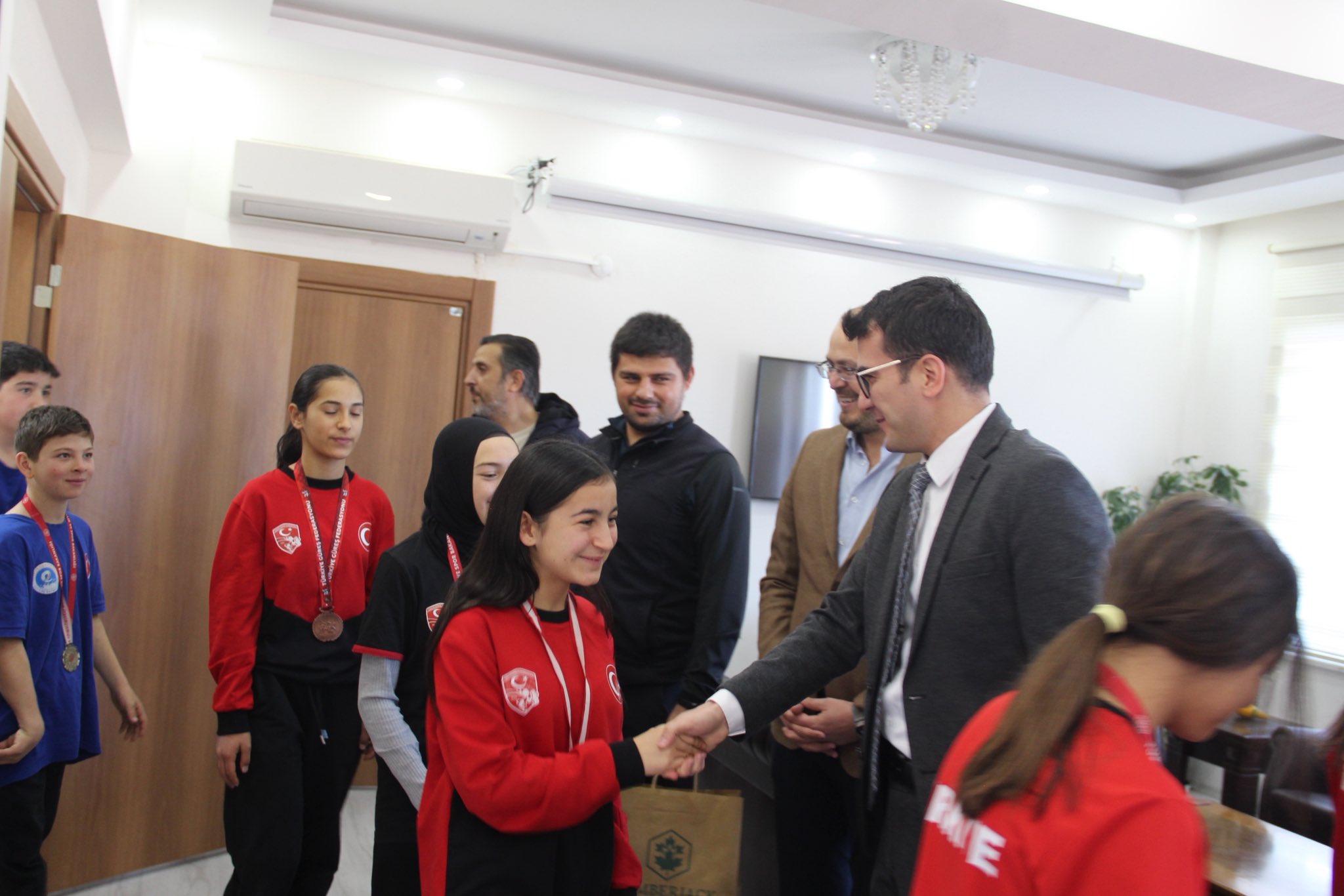 Dereceli Güreşçiler Okumuş'a Derecelerini Anlattı