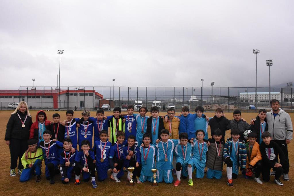 Futsal Genç Erkekler Ve Futbol Küçük Erkekler Müsabakaları Sona Erdi