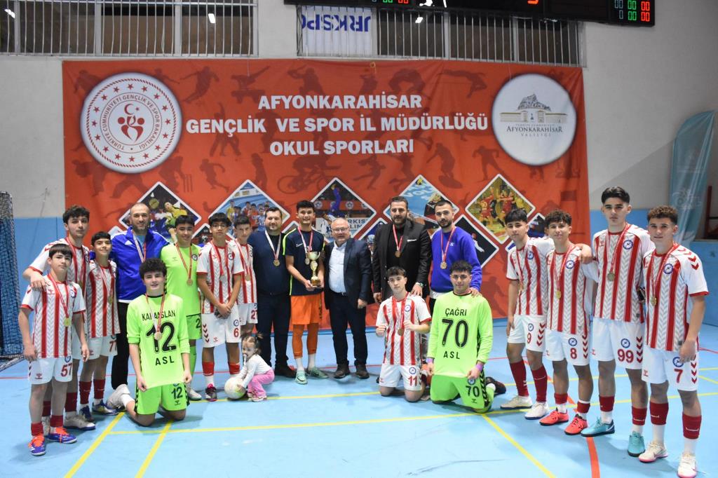 Futsal Genç Erkekler Ve Futbol Küçük Erkekler Müsabakaları Sona Erdi