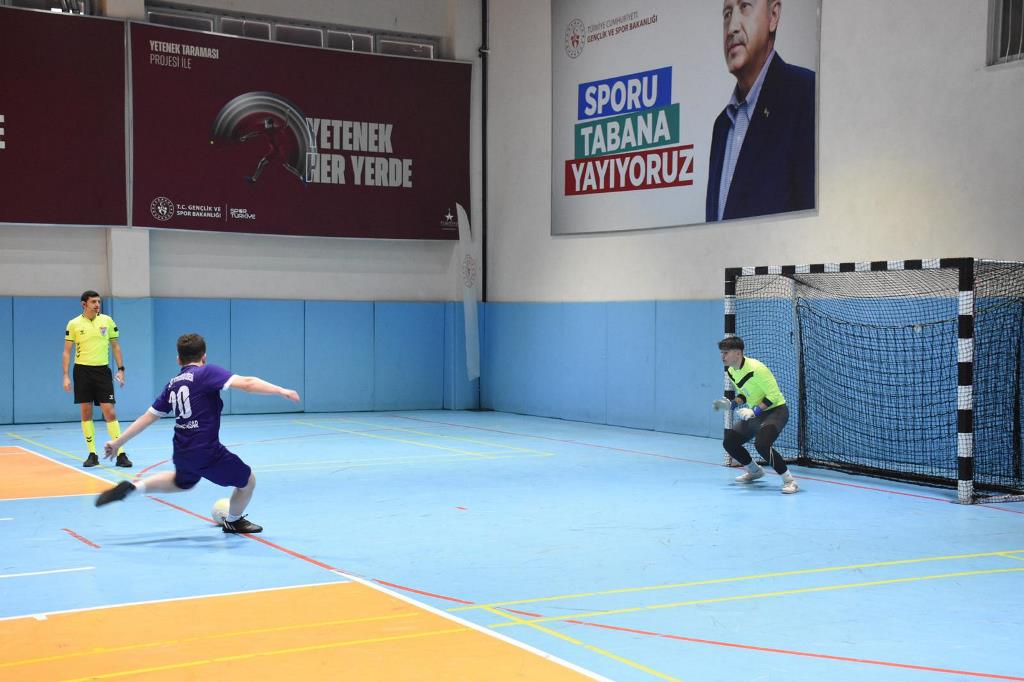 Futsal Genç Erkekler Ve Futbol Küçük Erkekler Müsabakaları Sona Erdi