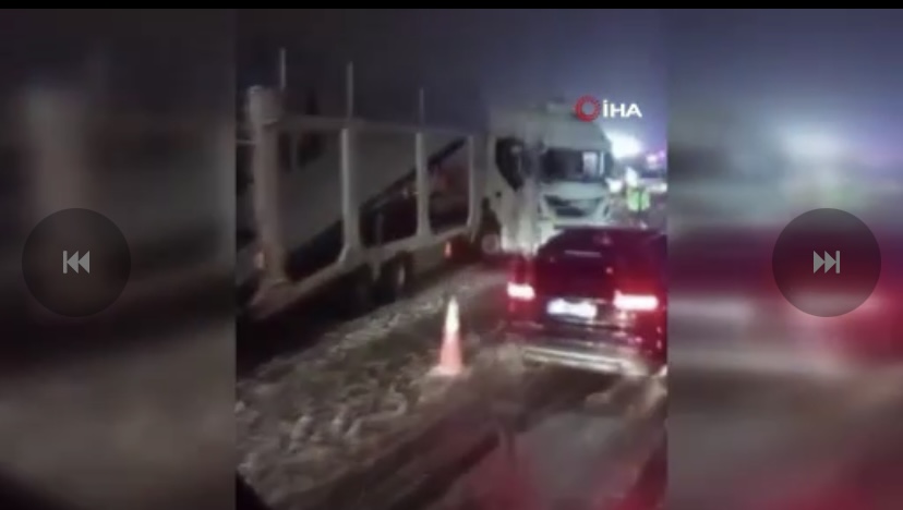 Tünel çıkışında 6 araçlı zincirleme kaza