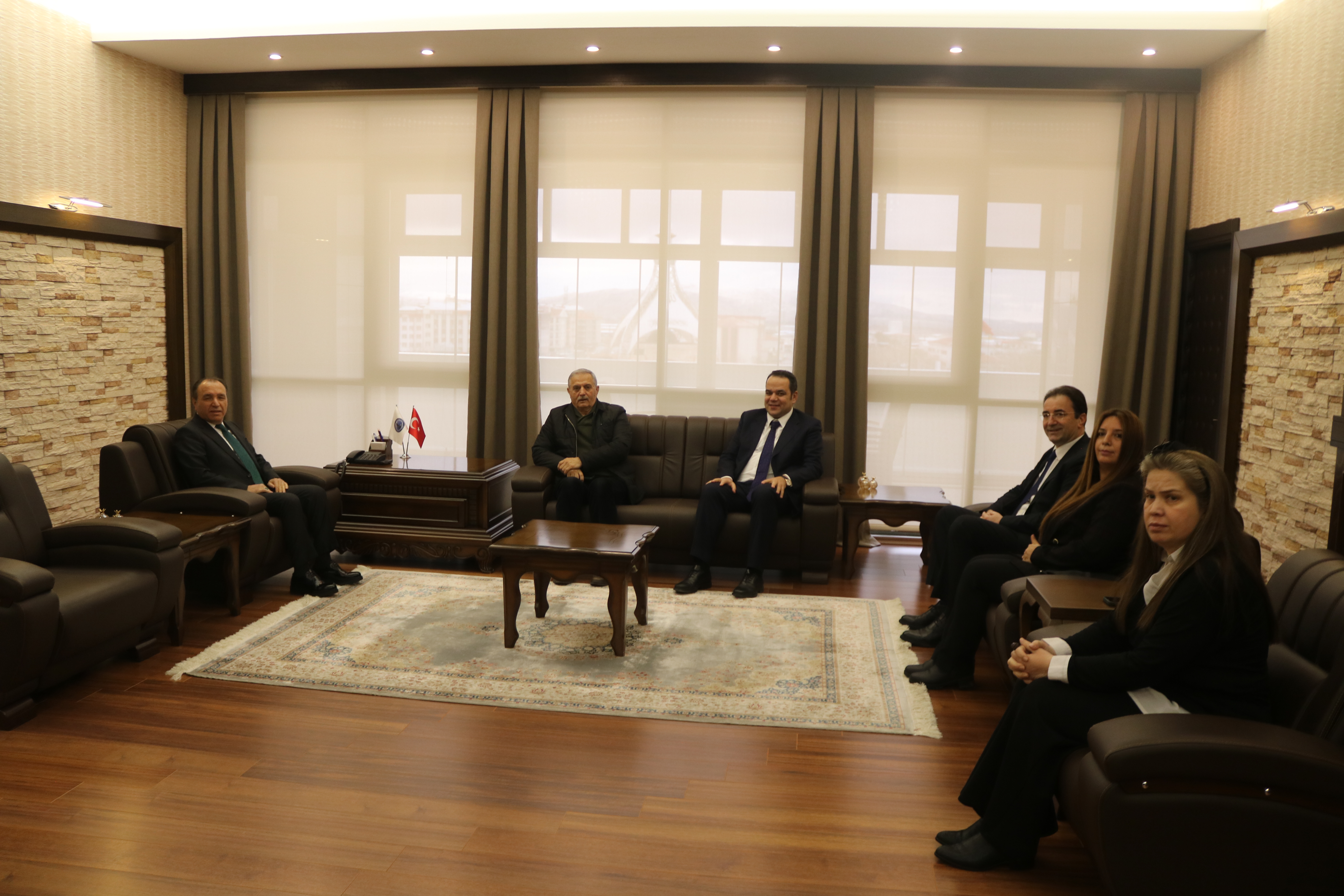 TV3 Yönetiminden Rektör Karakaş'a Ziyaret