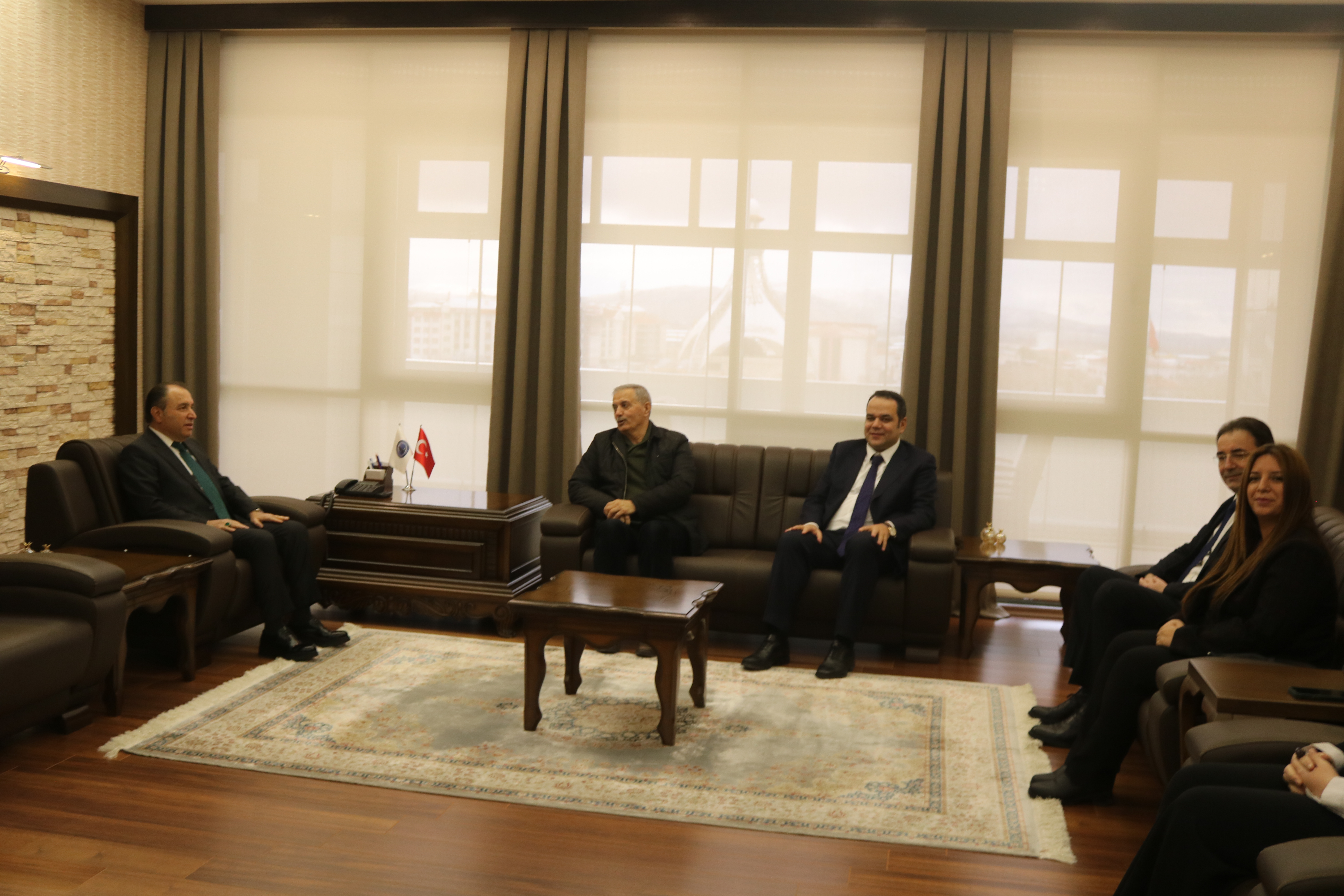 TV3 Yönetiminden Rektör Karakaş'a Ziyaret