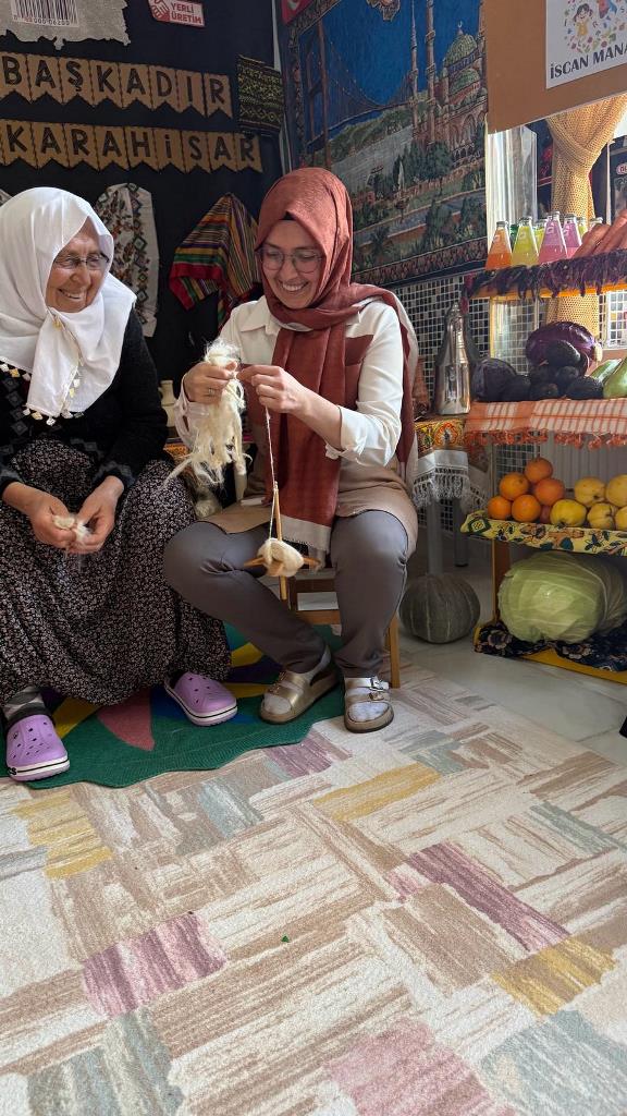 İscehisar Anaokulu’nda “Gelenekten Geleceğe, Üç Nesil Bir Arada”