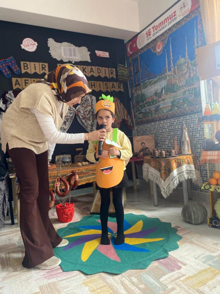 İscehisar Anaokulu’nda “Gelenekten Geleceğe, Üç Nesil Bir Arada”