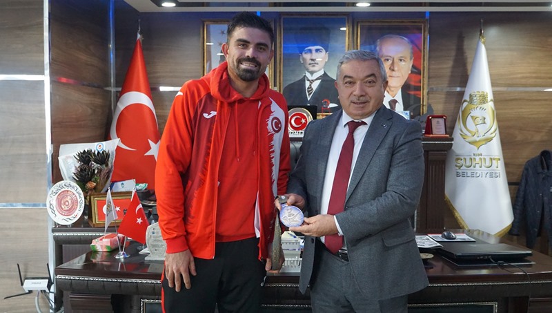 Milli Futbolcu Emre Kılınç, Memleketi Şuhut’ta