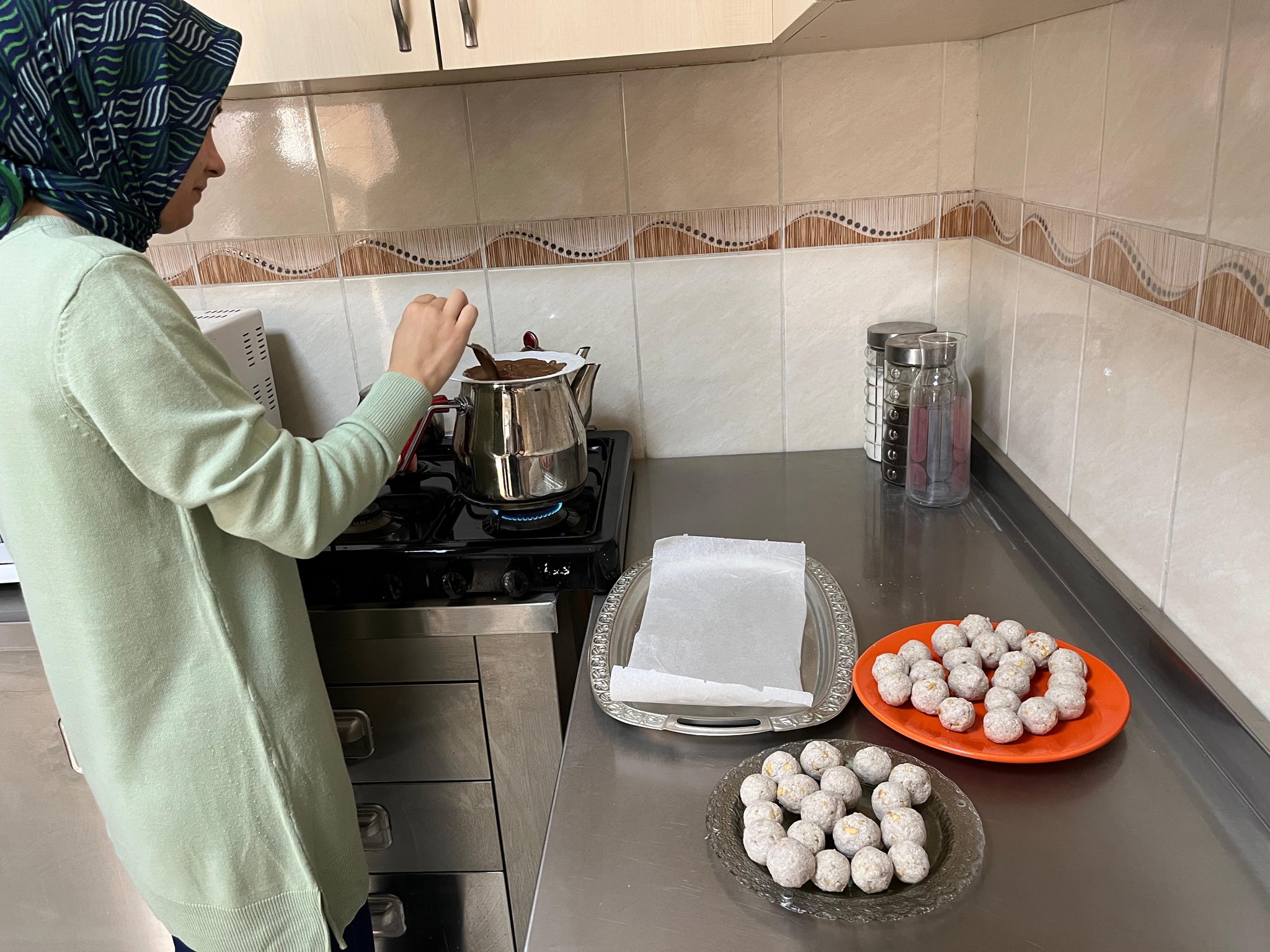 Öğrenciler Yurtta Atıştırmalıklarını Kendileri Yaptı