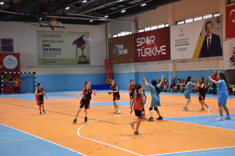Okul Sporları Küçük Erkek Ve Küçük Kız Hentbol İl Birinciliği Afyonkarahisar’da Tamamlandı