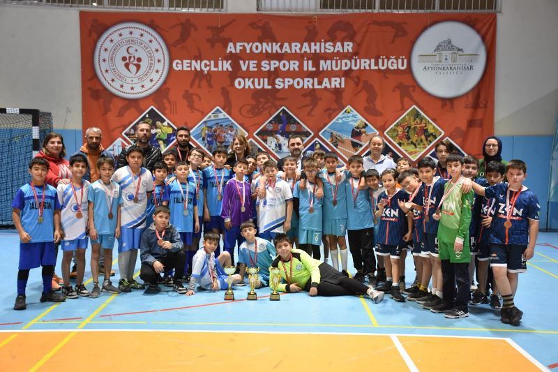Okul Sporları Küçük Erkek Ve Küçük Kız Hentbol İl Birinciliği Afyonkarahisar’da Tamamlandı