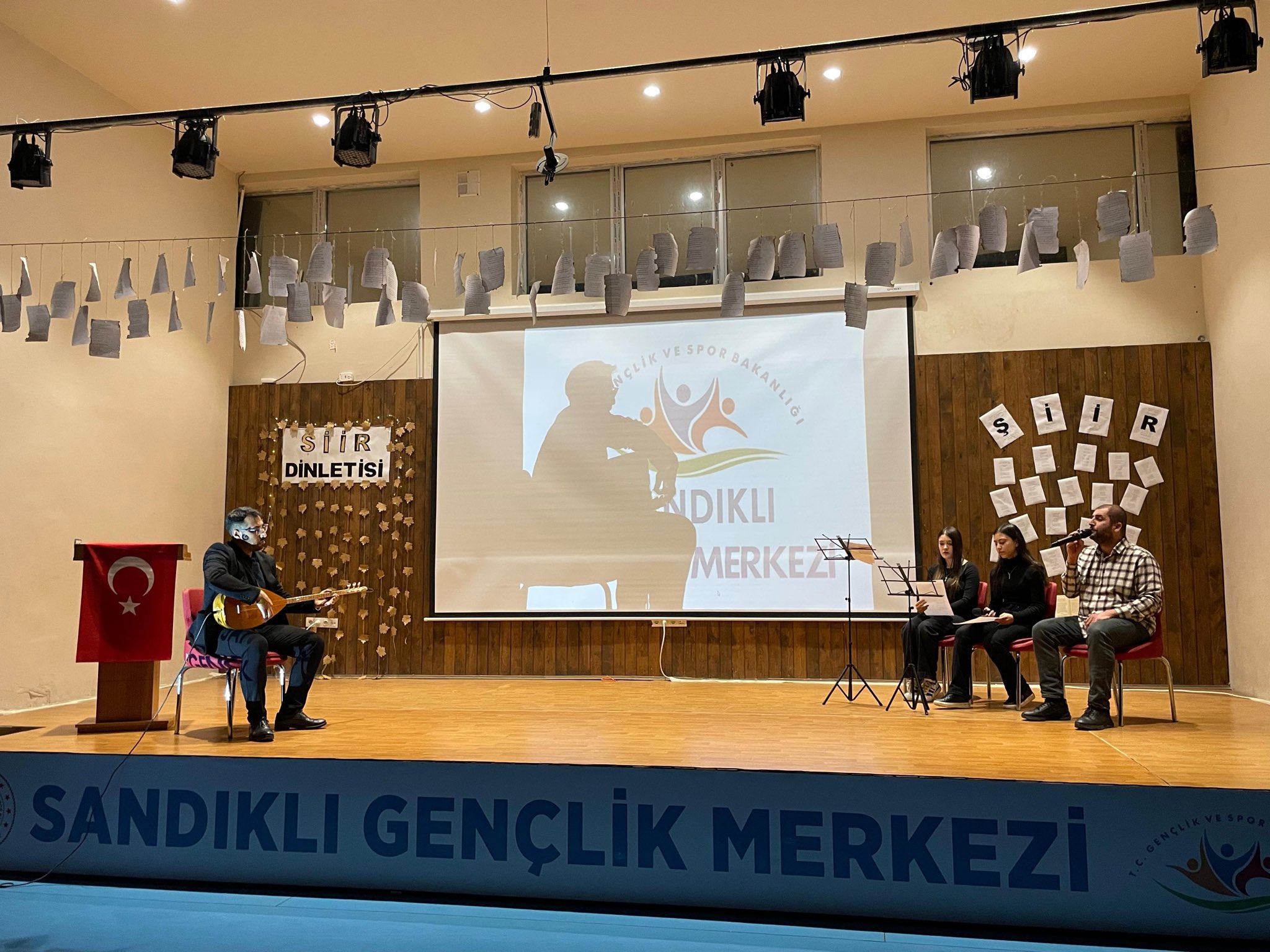 Sandıklı'da Ve AKÜ'de Şiirler Seslendirildi