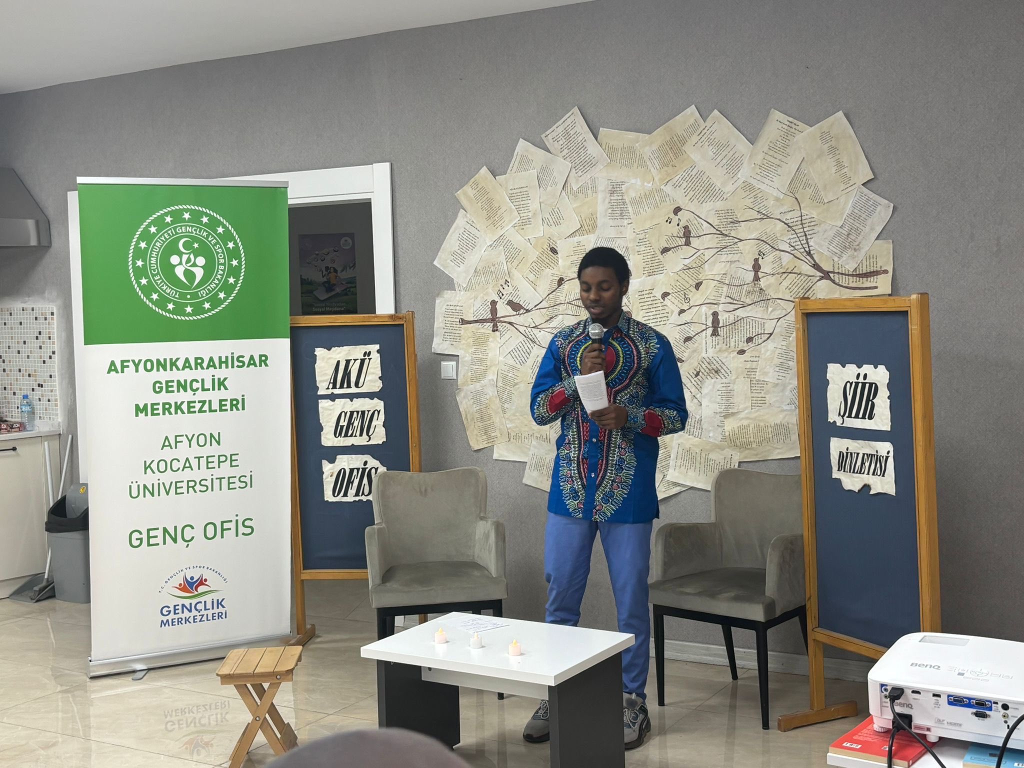 Sandıklı'da Ve AKÜ'de Şiirler Seslendirildi