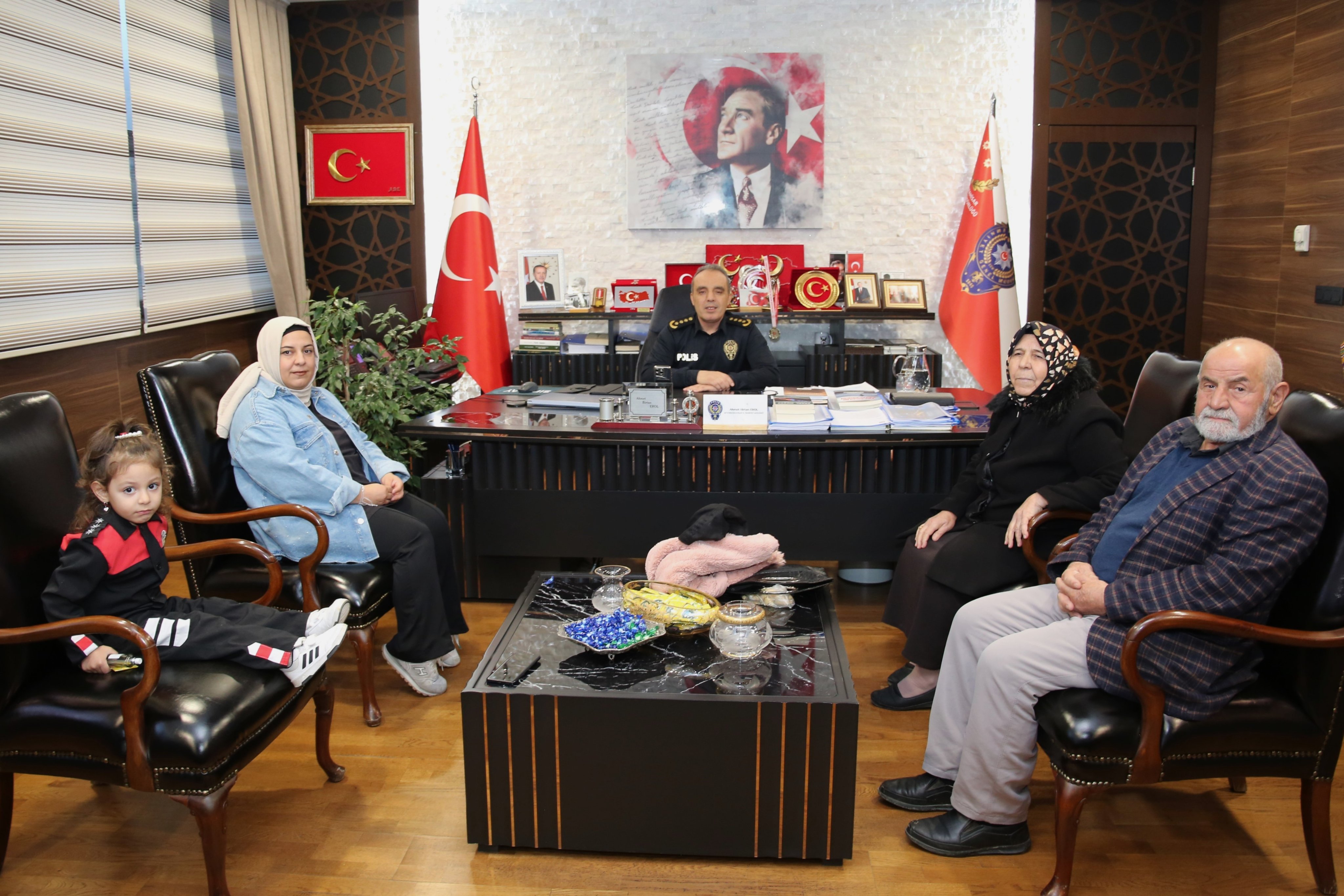 Şehit Önder Özen’in Ailesinden İl Emniyet Müdürü Erol’a Ziyaret