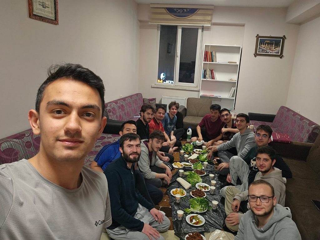 Sınav Temposuna Çiğ Köfte Molası