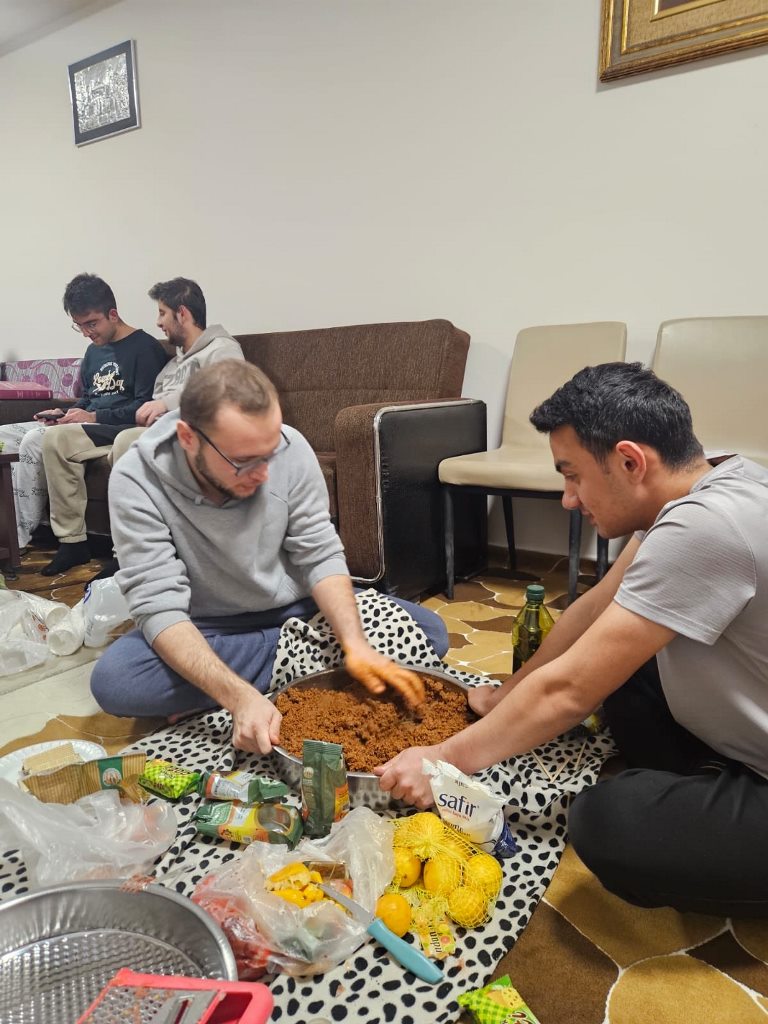 Sınav Temposuna Çiğ Köfte Molası