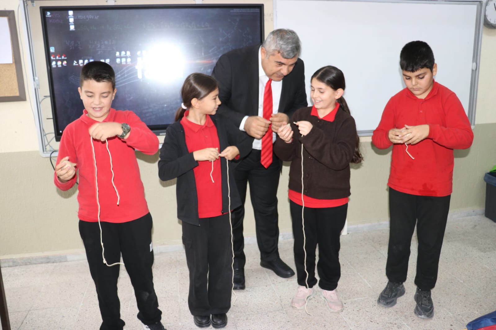 “Sizler Bayat Kilimlerimiz Gibi Köklü Bir Geçmişi Geleceğe Taşıyacaksınız”