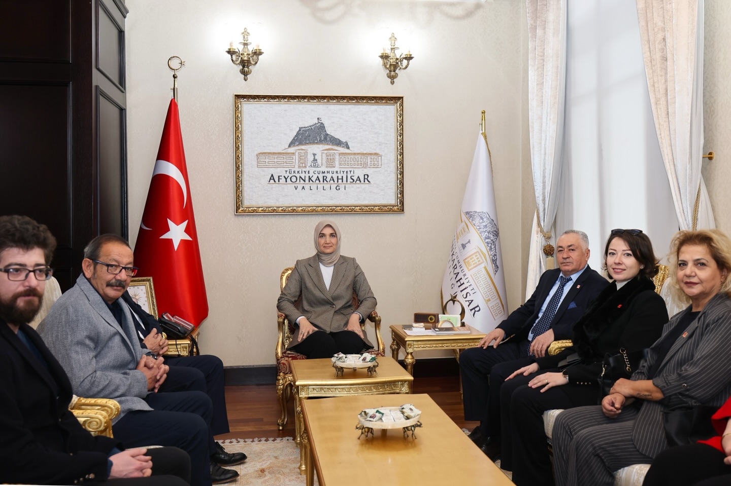 Vali Yiğitbaşı, CHP İl Başkanı Karadeniz ve Yönetimini Makamında Ağırladı