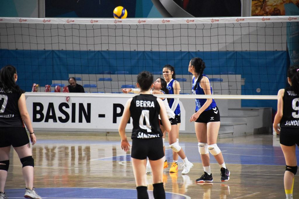 Voleybol Genç Kızlar İl Birinciliği Müsabakaları Tamamlandı