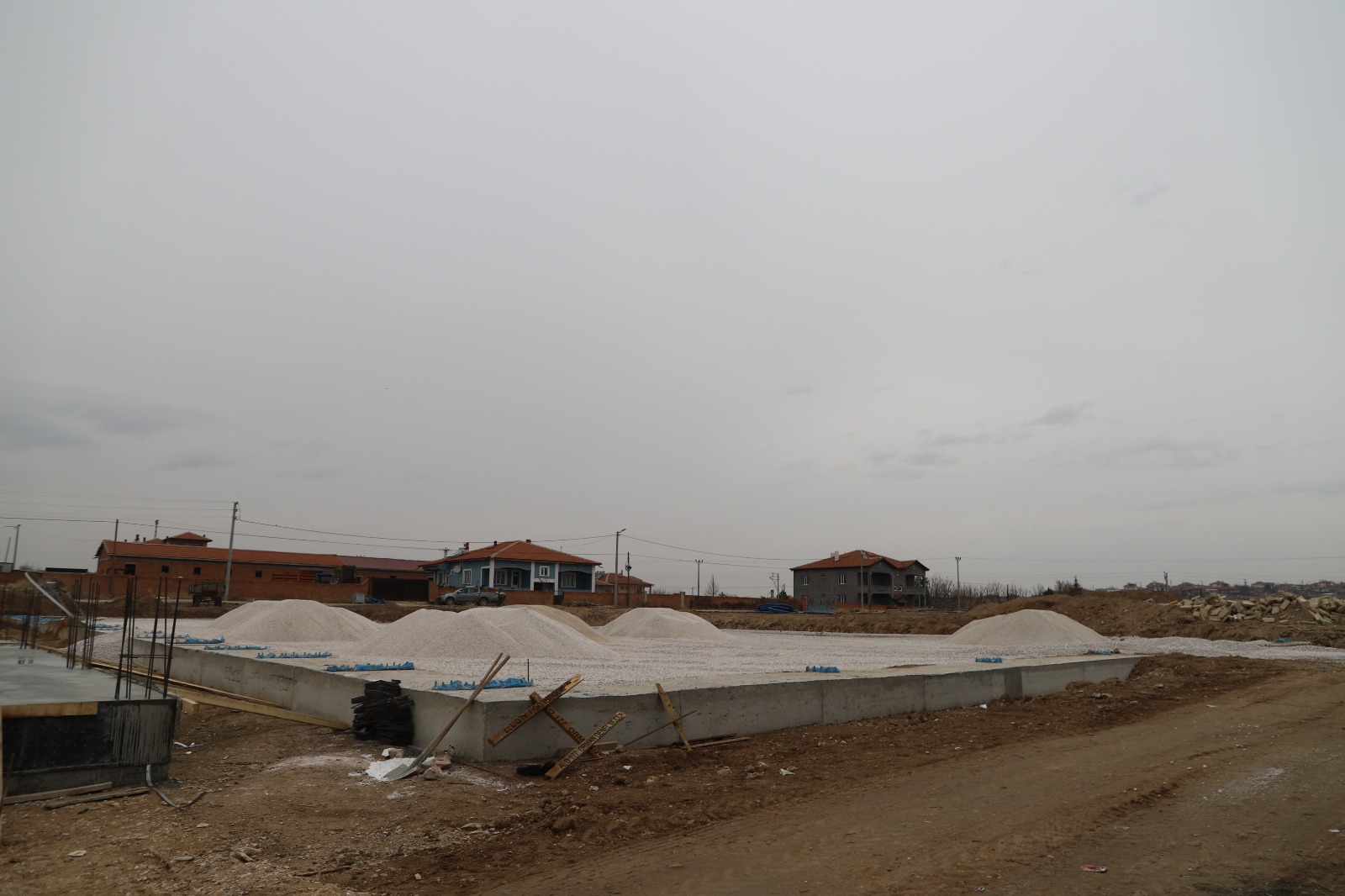 AK Parti'den Kocaöz'e Eser Siyaseti