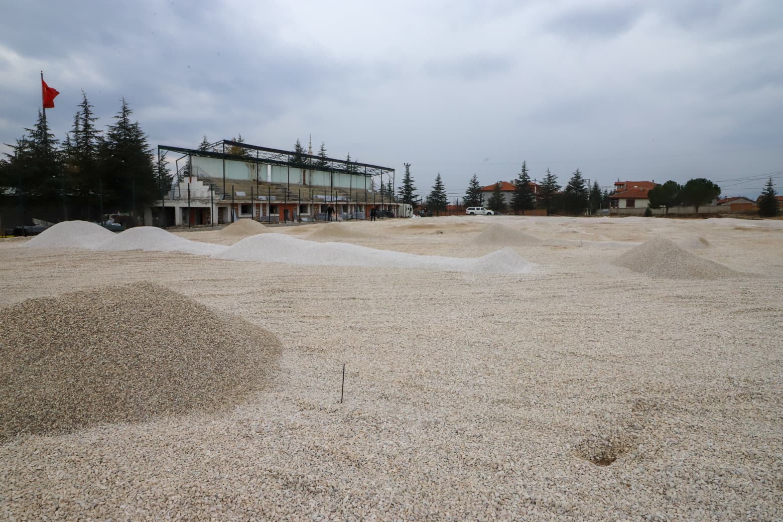 AK Parti'den Kocaöz'e Eser Siyaseti