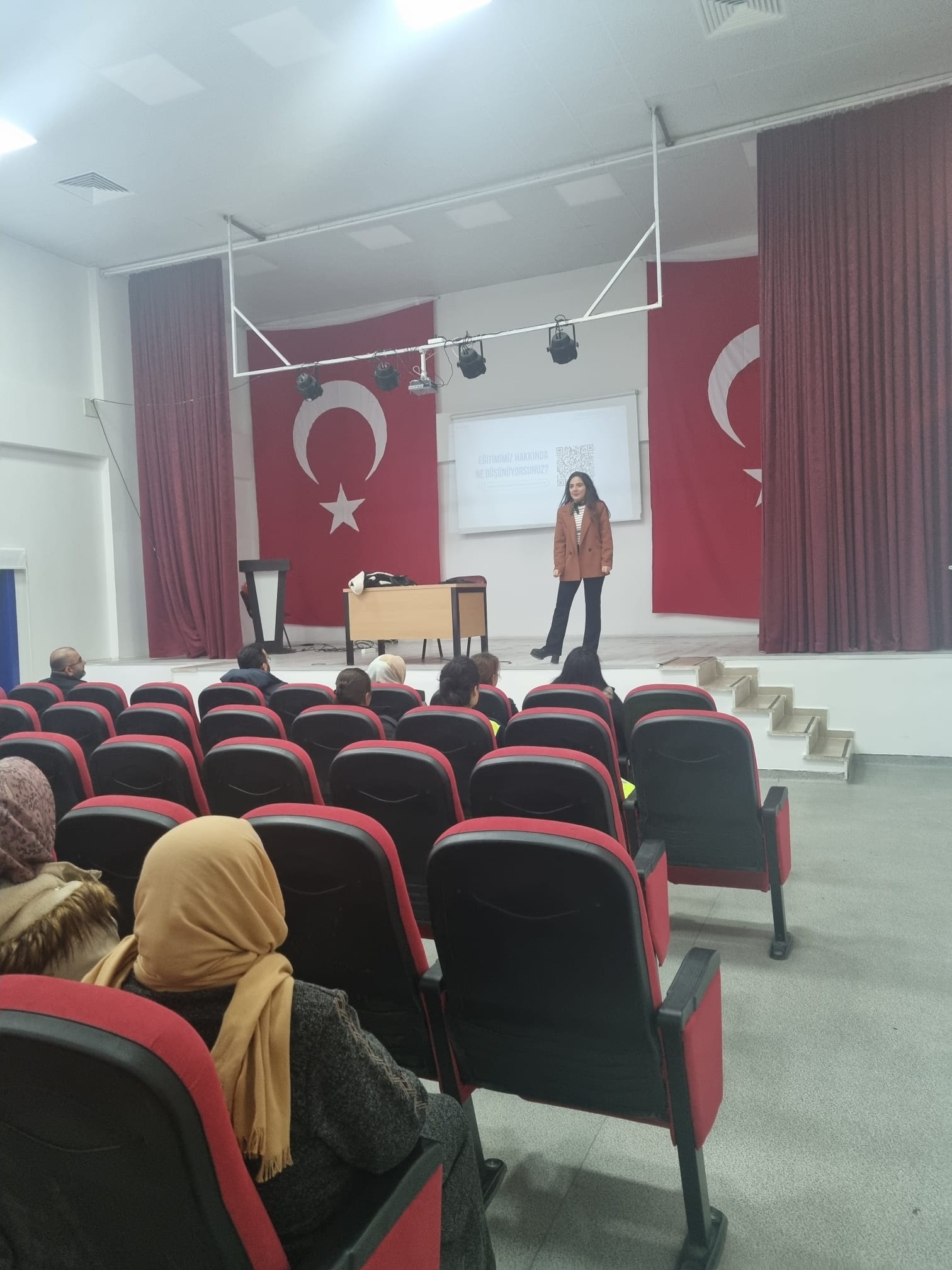 KADEM Afyonkarahisar'dan Bayat'a Eğitim Desteği