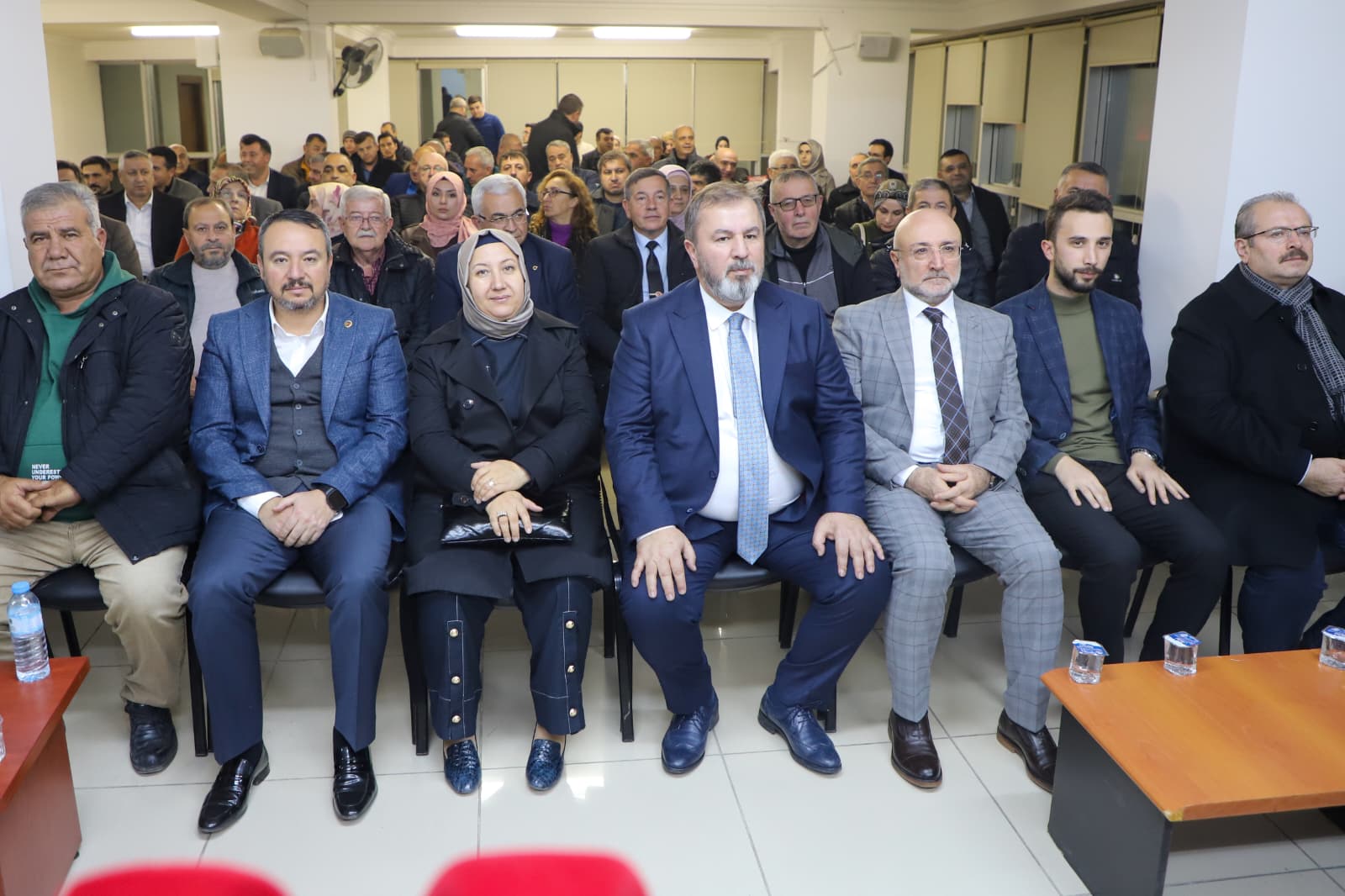 Başkan Yardımcısı Baş Afyon’da İklim Kanunu Ve Küresel Rekabeti Değerlendirdi