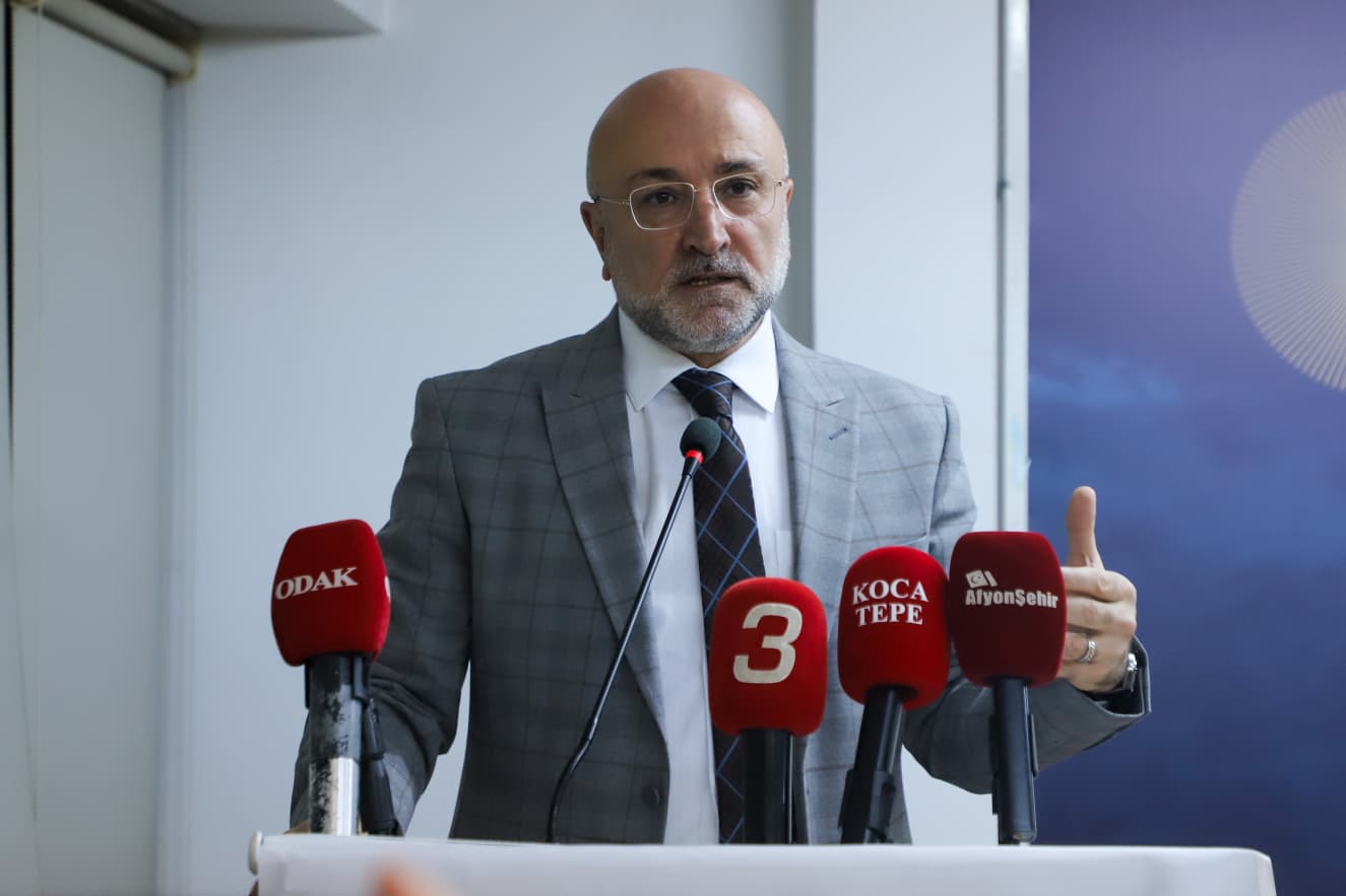 Başkan Yardımcısı Baş Afyon’da İklim Kanunu Ve Küresel Rekabeti Değerlendirdi