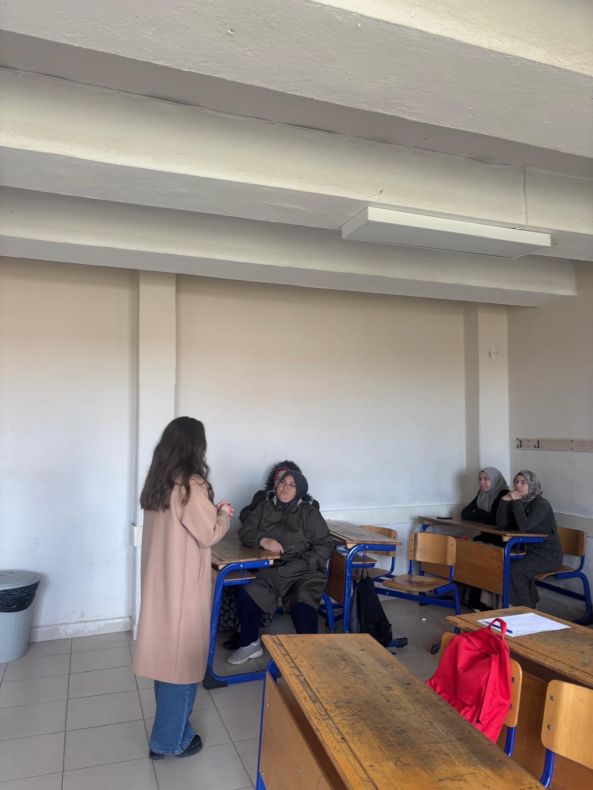 KADEM’den Döğer Lisesi Velilerine Güven Toplumu ve Akran Zorbalığı Eğitimi