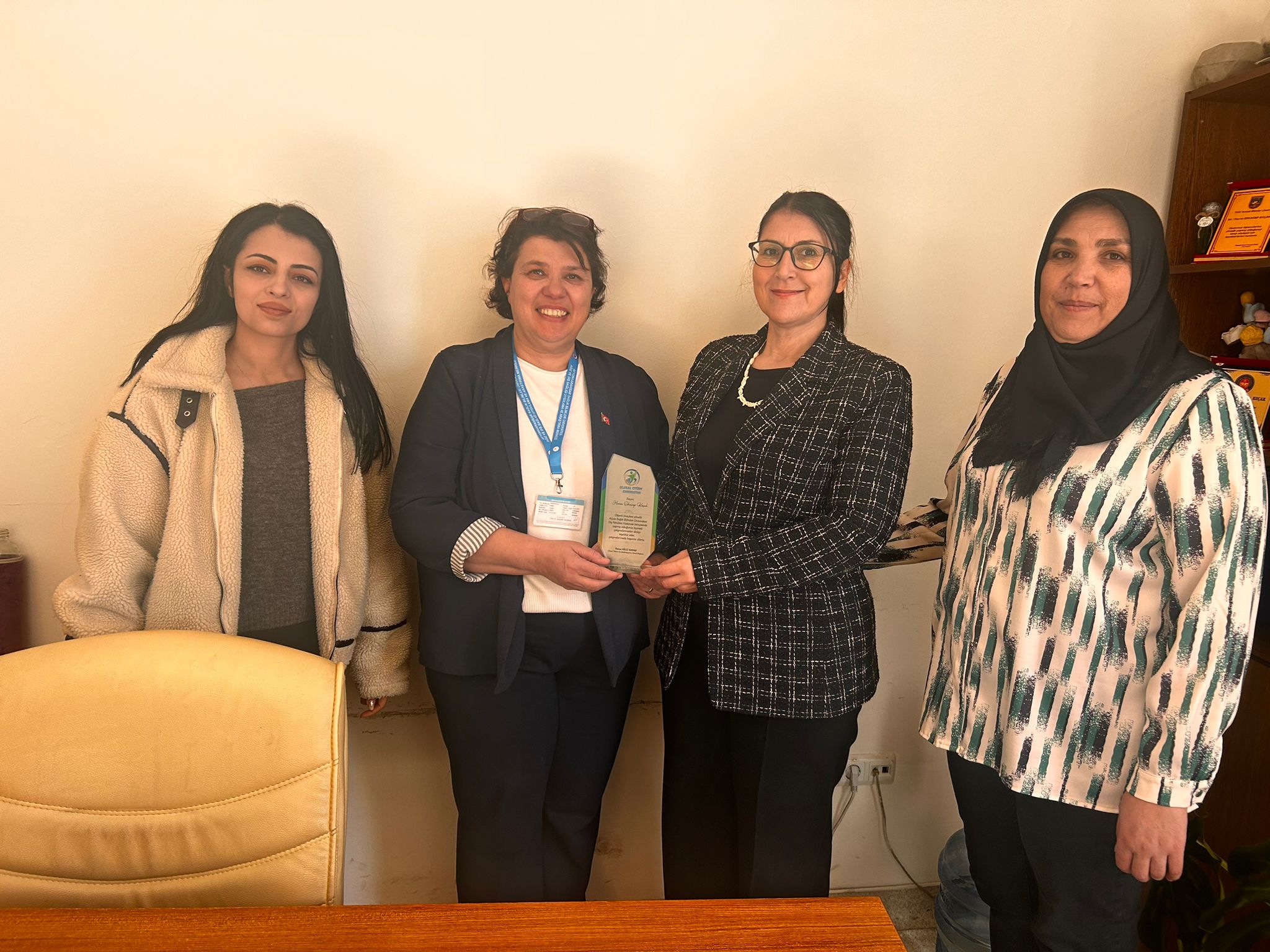 Otizmli Çocukların Diş Tedavisinde Örnek Hizmet: AFSÜ’ye Teşekkür Ziyareti