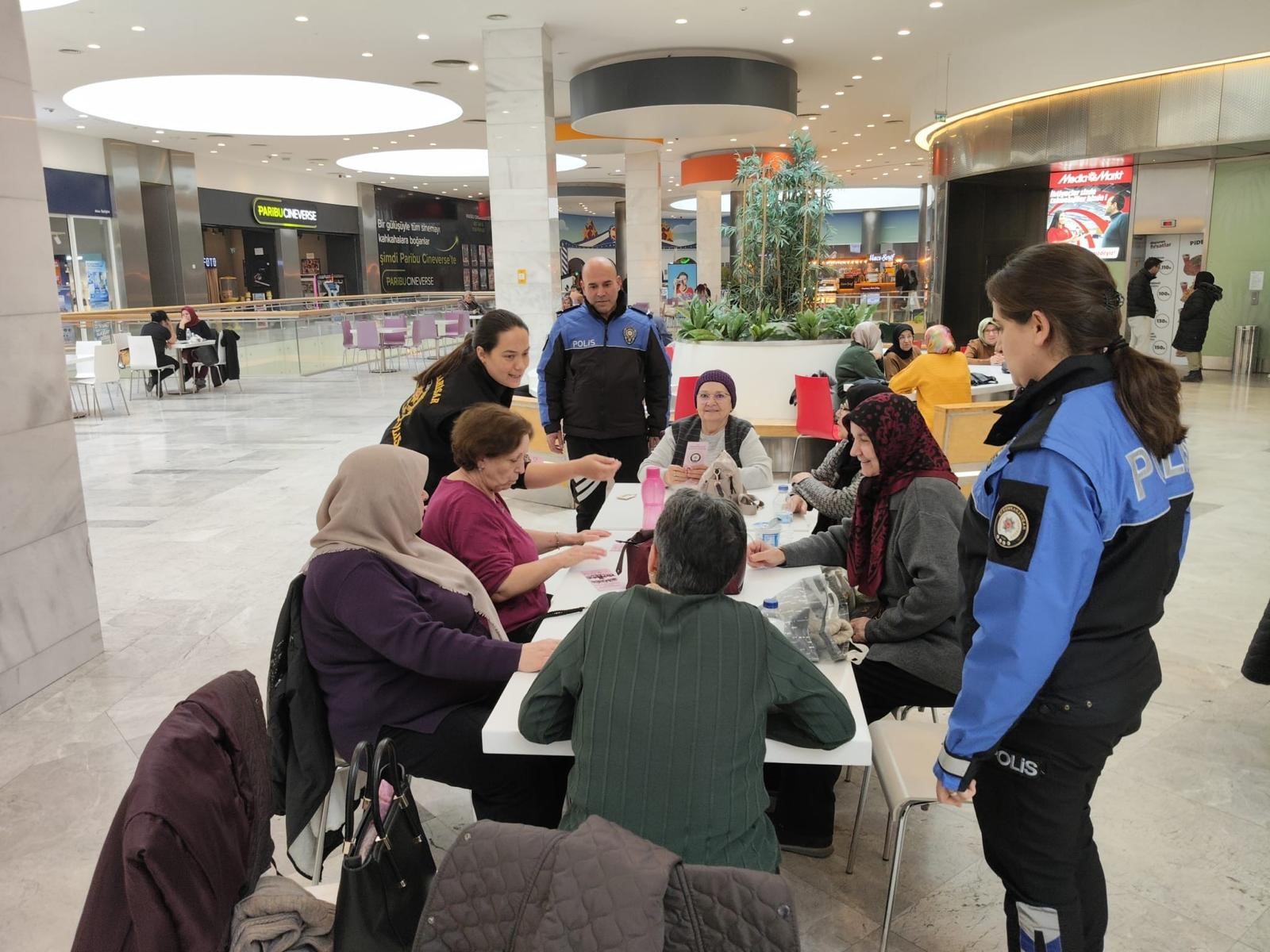 Afyonkarahisar'da Polisten Vatandaşlara Saha Bilgilendirmesi