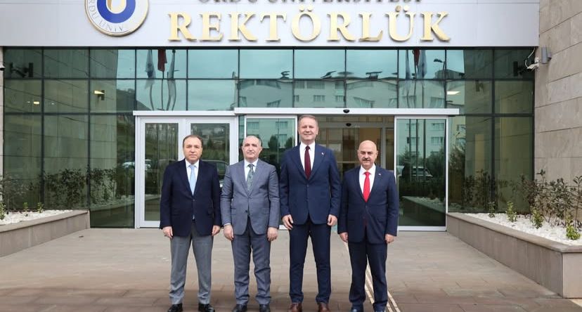 AKÜ Rektörü Prof. Dr. Karakaş, ÜAK Yönetim Kurulu Toplantısına Katıldı